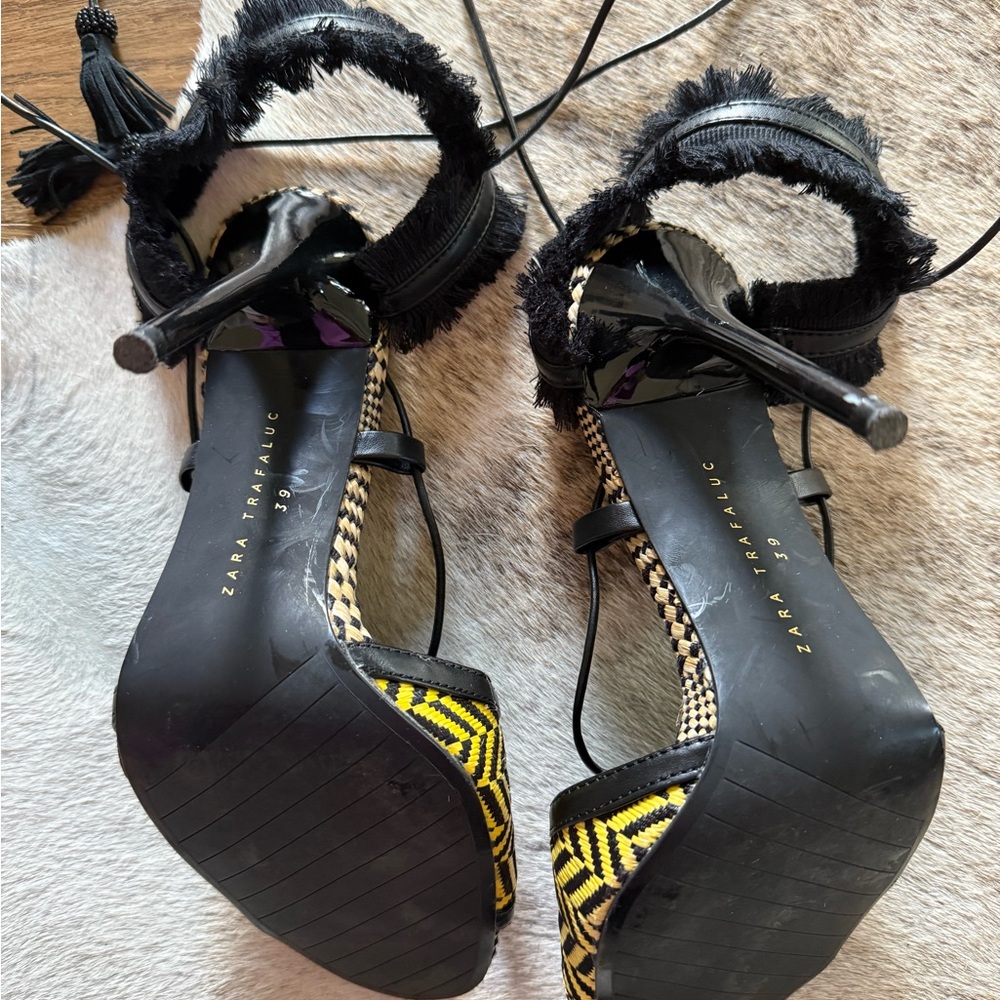 Zara Black and Yellow Woven Patterned Sandals - Size 8 - Picture 4 of 4